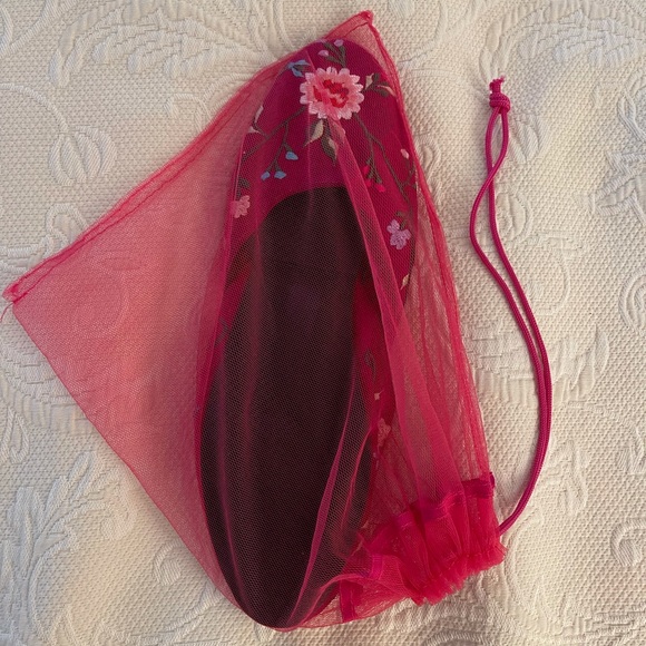 Embroidered Slippers - Picture 5 of 6